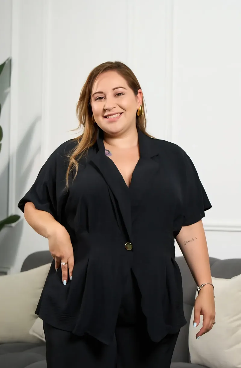 Blusa Blazer en negro plus size, tallas 1XL–3XL — BOLEM El Salvador