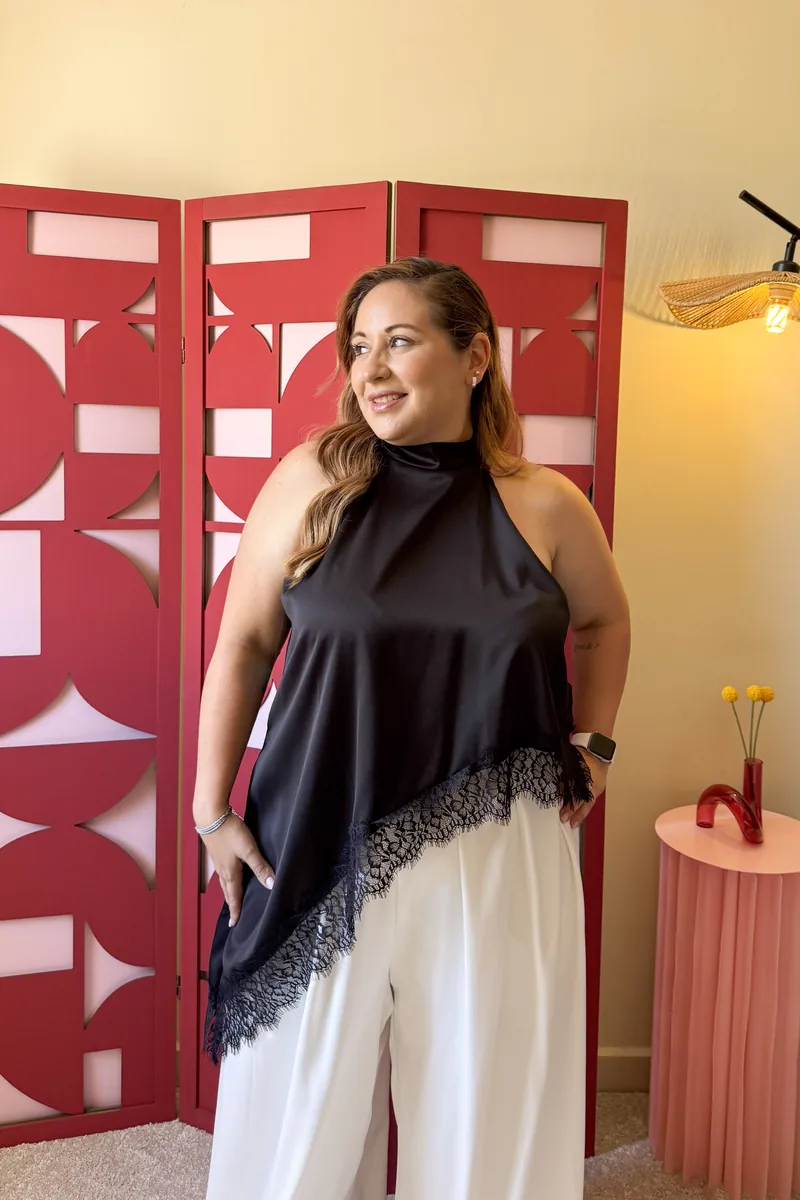 Halter Satín con Encaje negro con ruedo asimétrico de encaje plus size, tallas 1XL–4XL — BOLEM El Salvador